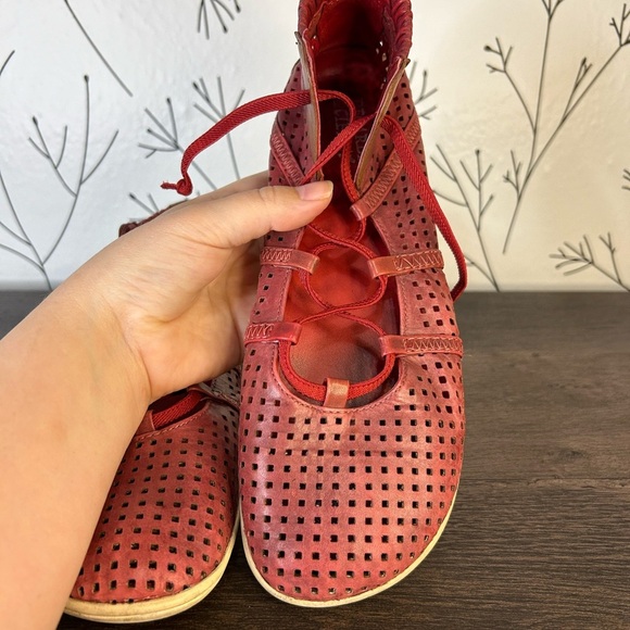 Regarde le Ciel Leather Slip Ons - Picture 4 of 8